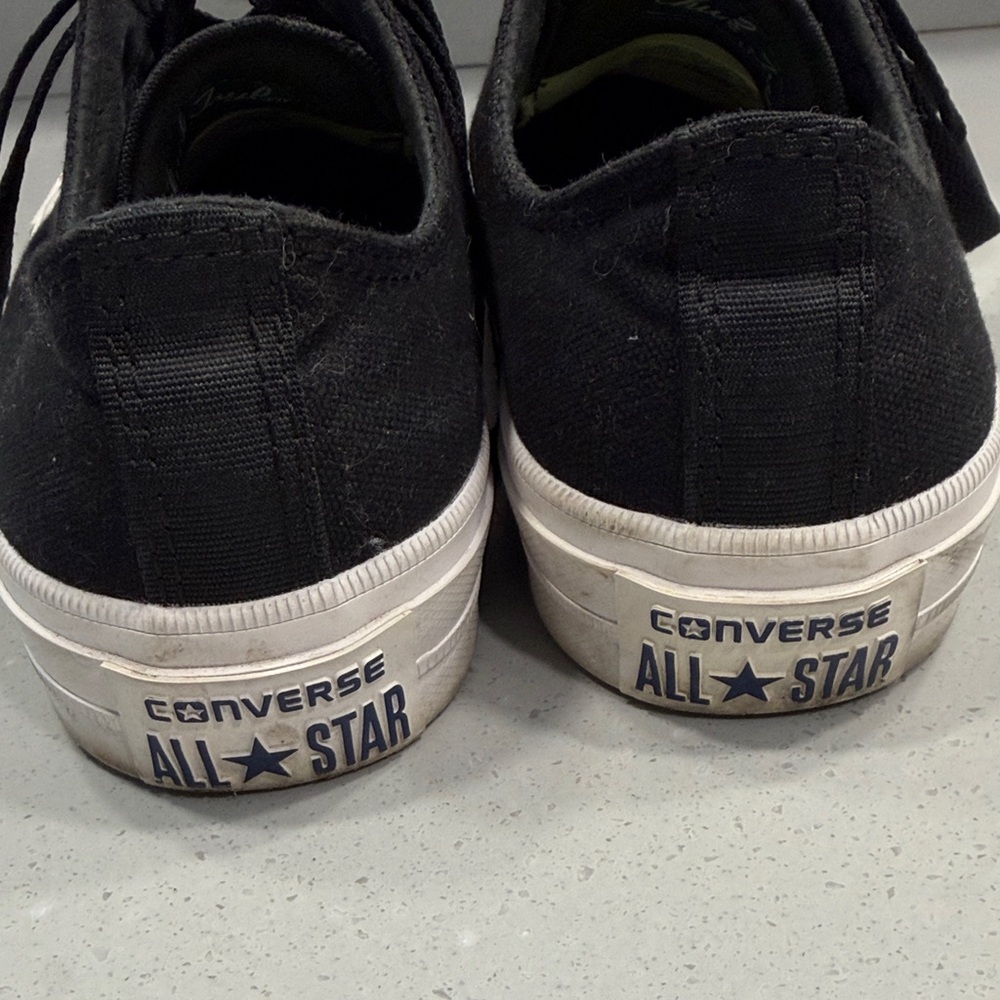 Converse All Stars, women’s size 7 - Picture 5 of 10